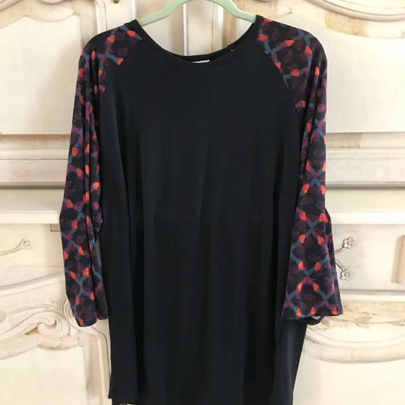 LuLaRoe Tops - Randy Black and colors in sleeves 💞🌷💞🌷